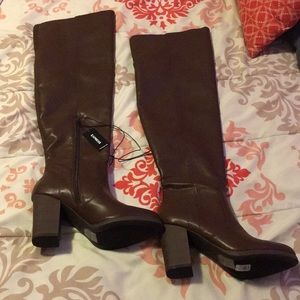 Beautiful over the knee boots 👢